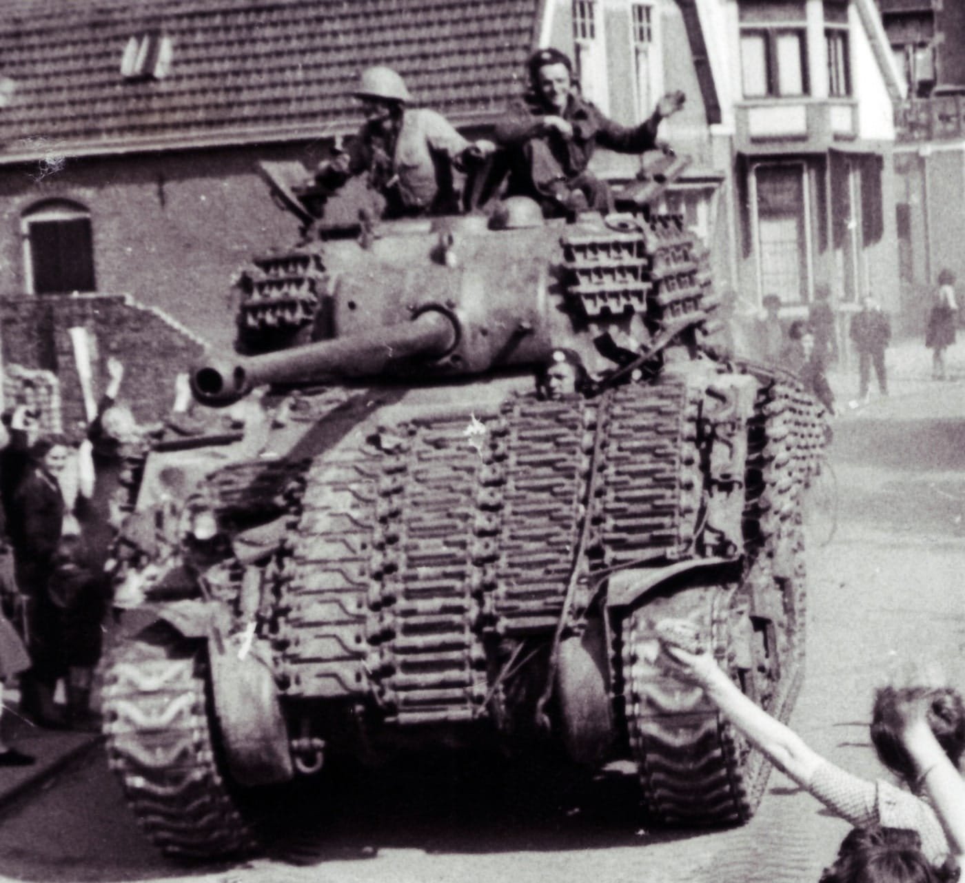 up-armoring-the-m4-sherman