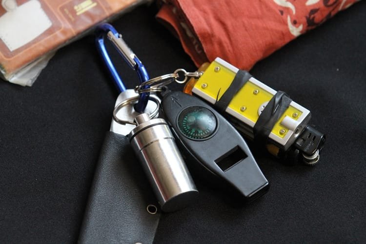 diy-carabiner-edc-kits