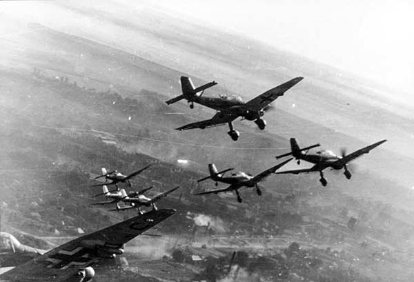 curiosity-kills-the-cat:-the-untold-story-of-wwii’s-first-american-casualty