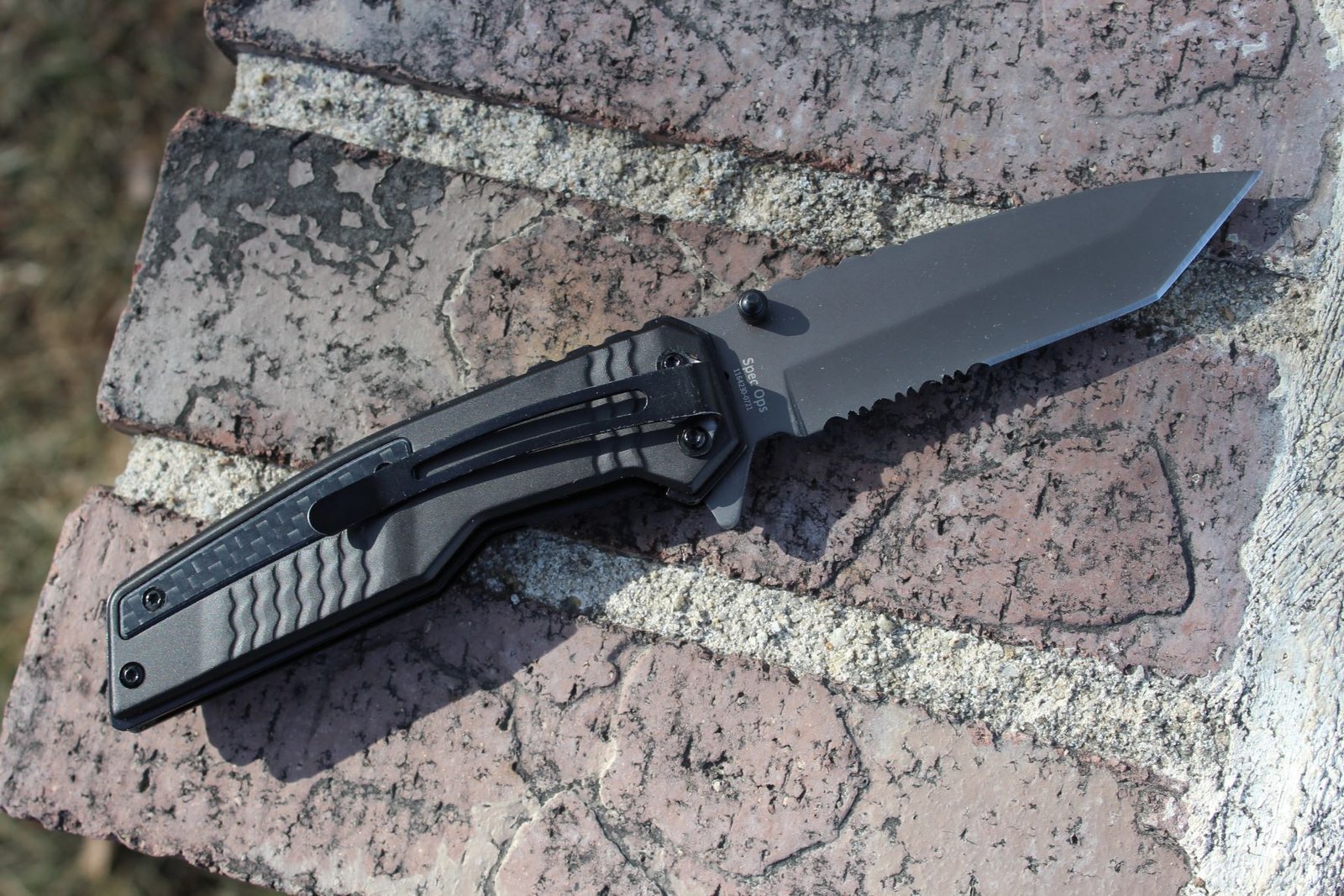 the-smith-&-wesson-spec-ops-carbon-folding-knife