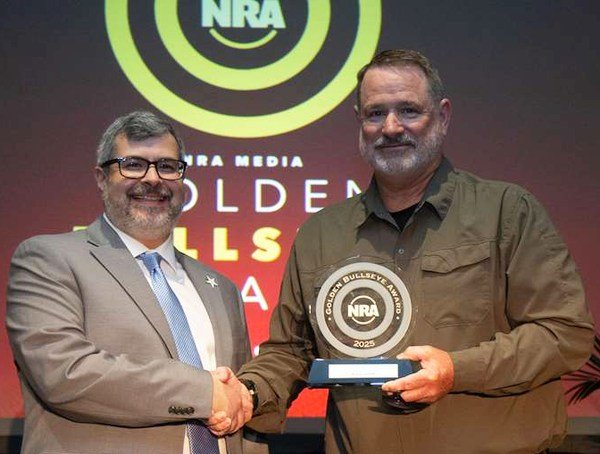 rob-leatham-wins-ssusa-golden-bullseye-competitor-award