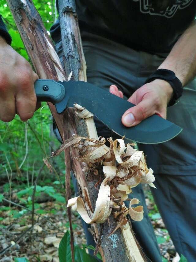 beefy-all-around-survival-knives