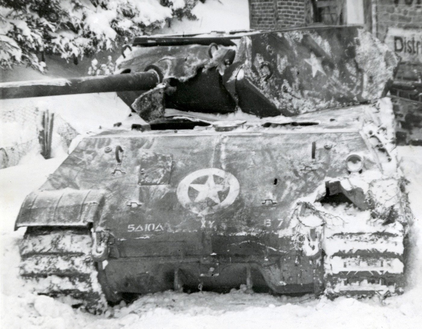 Ersatz M10 German Panther disguised to look like US M10 tank destroyer